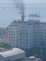 Imagem ilustrativa da imagem Incêndio em hospital causa pânico no Centro do Rio; vídeo