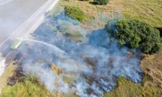 Imagem ilustrativa da imagem Mais de 300 focos de incêndio atingem rodovias entre Rio e Minas