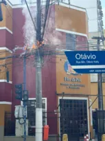 Imagem ilustrativa da imagem Poste pega fogo e causa apagão na Zona Sul de Niterói; vídeo