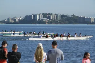 Imagem ilustrativa da imagem Praia de Niterói recebe Copinha de Canoa Havaiana neste domingo