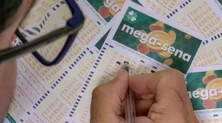 Imagem ilustrativa da imagem Sem ganhadores: Mega-Sena acumula e vai a R$ 30 milhões