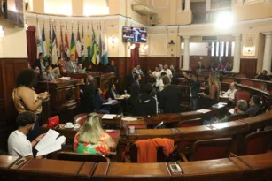 Imagem ilustrativa da imagem VLT em Niterói: votação de pedido de empréstimo adiado na Câmara