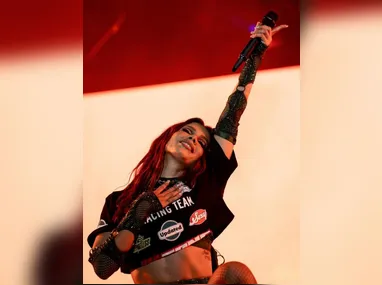 Anitta assumirá o palco no intervalo do jogo