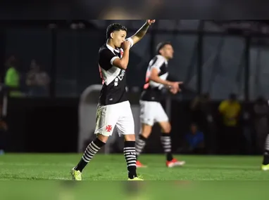 Vasco e Athletico-PR se enfrentam em São Januário na noite desta quinta