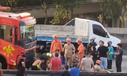 Bombeiros fizeram atendimento no local do acidente