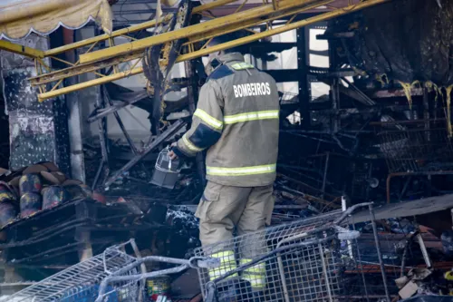 Chamas deixaram rastros de destruição em partes do Ceasa