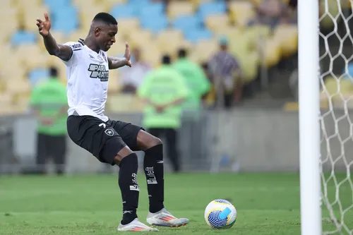 Luiz Henrique anotou o único gol da partida, garantindo a vitória do Botafogo