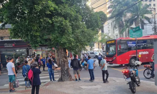 Batida aconteceu entre as ruas Roberto Silveira e Cinco de Julho, no bairro Icaraí