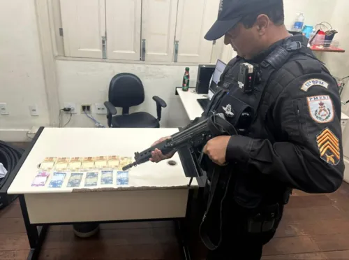 Dinheiro foi recuperado pelos agentes