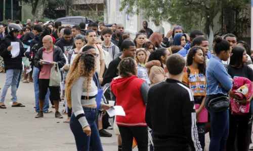 Adiamento se deu pelo número elevado de inscrições, segundo a Prefeitura