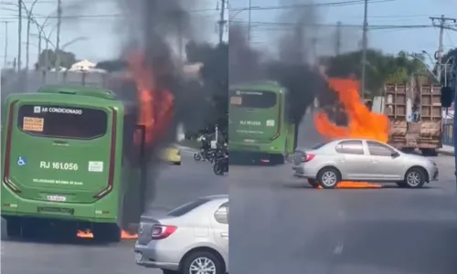 Imagem ilustrativa da imagem Homens tacam fogo em ônibus e carro na Baixada; veja vídeo