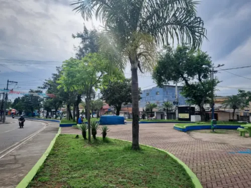 Jovem foi morto na Praça Bandeirantes, no bairro Miriambi