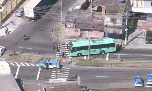 Pelo menos sete ônibus foram sequestrados pelos criminosos