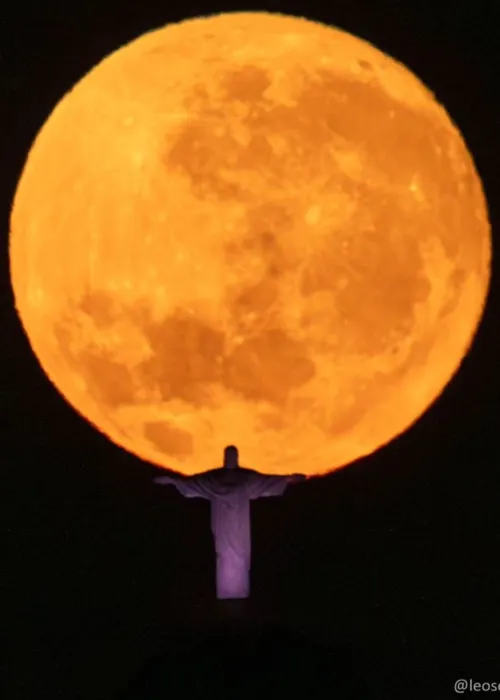 Imagem foi registrada no início da noite desta segunda-feira (19)