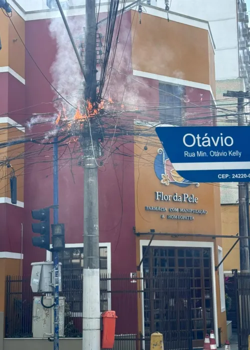 Posto pega fogo e assusta moradores.