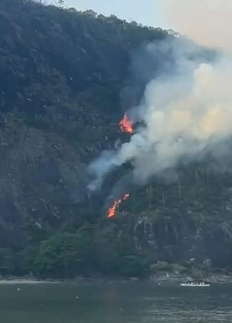 Manhã de incêndios mobiliza bombeiros ao redor do Rio