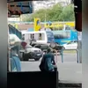 Imagem ilustrativa da imagem Carro fica de 'cabeça para baixo' na RJ-106, em SG; trânsito lento