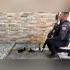 Imagem ilustrativa da imagem Criminosos em fuga são presos com arma e drogas em Maricá