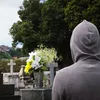 Montar um altar para homenagear os que partiram é tradição de muitas culturas