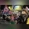 Rodrigo Neves comemora vitória ao lado da vice-prefeita eleita, Isabel Swan e eleitores