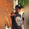 Ele é um dos integrantes do grupo Os Leleks, natural de Niterói