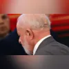 Lula é acompanhado do neurocirurgião Marcos Stavale nas imagens