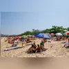 A Defesa Civil orienta moradores para não praticar esportes ao ar livre, especialmente no mar