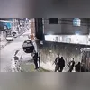 Vítima foi resgatada e levada ao Heat. O agressor foi detido na 73ª DP, em Neves