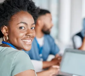 Mais de 190 vagas gratuitas em curso de línguas no Rio, SG e Niterói