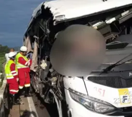 Mortos e feridos em acidente entre ônibus e carreta no Rio