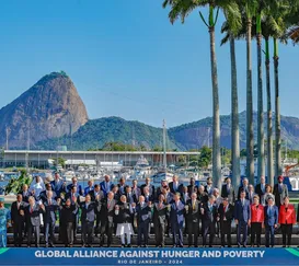 Perdeu! Presidente fica de fora da foto oficial do G20