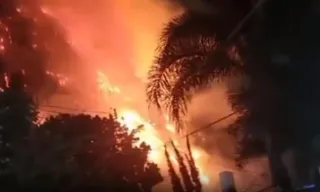 Imagem ilustrativa da imagem Após incêndio, casas seguem interditadas na Zona Oeste do Rio