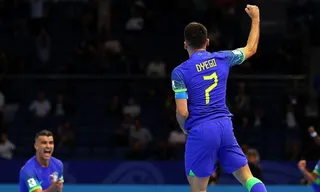Imagem ilustrativa da imagem Brasil vence a Ucrânia de virada e é finalista do Mundial de futsal