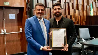 Imagem ilustrativa da imagem Cantor niteroiense João Gabriel recebe homenagem na Alerj