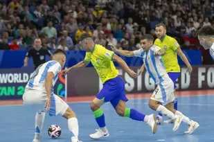 Imagem ilustrativa da imagem É hexa! Brasil bate Argentina e conquista Mundial de Futsal