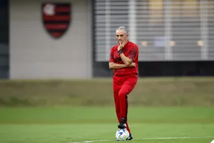 Imagem ilustrativa da imagem Flamengo demite Tite e anuncia técnico interino; saiba quem é