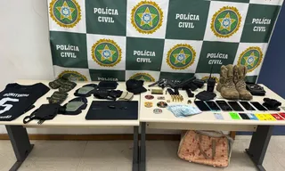 Imagem ilustrativa da imagem Grupo ligado à maior milícia do Rio é preso em casa de luxo