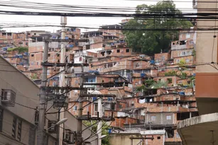 Imagem ilustrativa da imagem Quatro favelas de Niterói vão virar cinema a céu aberto