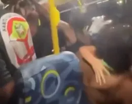 Imagem ilustrativa da imagem Pancadaria dentro de ônibus em Niterói só acaba com a polícia