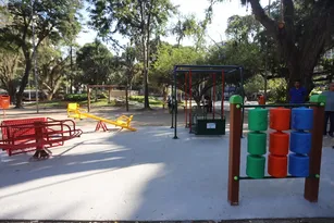 Imagem ilustrativa da imagem Parques e praças de Niterói ganham brinquedos com acessibilidade