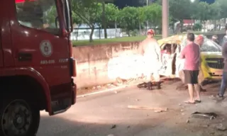 Imagem ilustrativa da imagem Passageiro morre após táxi bater contra poste na Barra da Tijuca