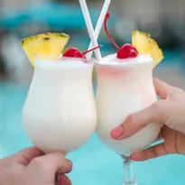 Imagem ilustrativa da imagem Piña Colada sem álcool para brindar no fim de semana