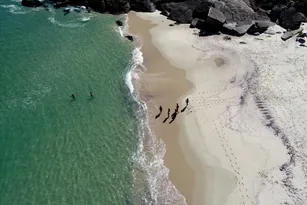 Imagem ilustrativa da imagem Praia de Niterói tira onda e ganha mais um prêmio internacional