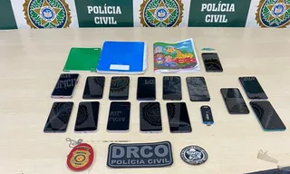 Imagem ilustrativa da imagem Quinze celulares são achados dentro de presídio no Rio