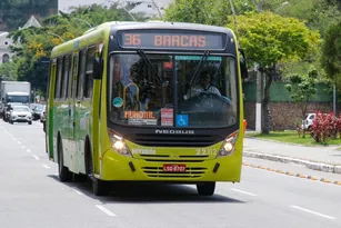 Imagem ilustrativa da imagem Servidores e motoristas de ônibus poderão trabalhar de bermuda em Niterói