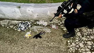 Imagem ilustrativa da imagem Tiroteio tem baleado e apreensão de armas e drogas em Niterói