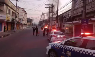 Imagem ilustrativa da imagem Viatura da Polícia Civil pega fogo em frente à delegacia em SG