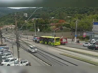 As estações substituem antigos pontos de ônibus na Avenida Visconde do Rio Branco