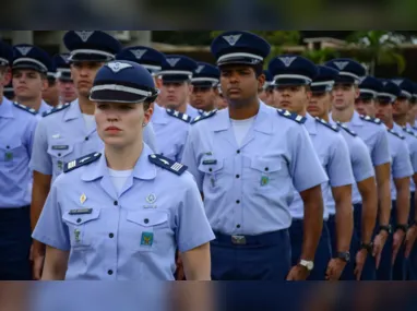 Helicóptero foi encontrado em mata