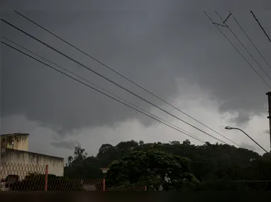 Operação de demolição em construções irregulares na Rocinha